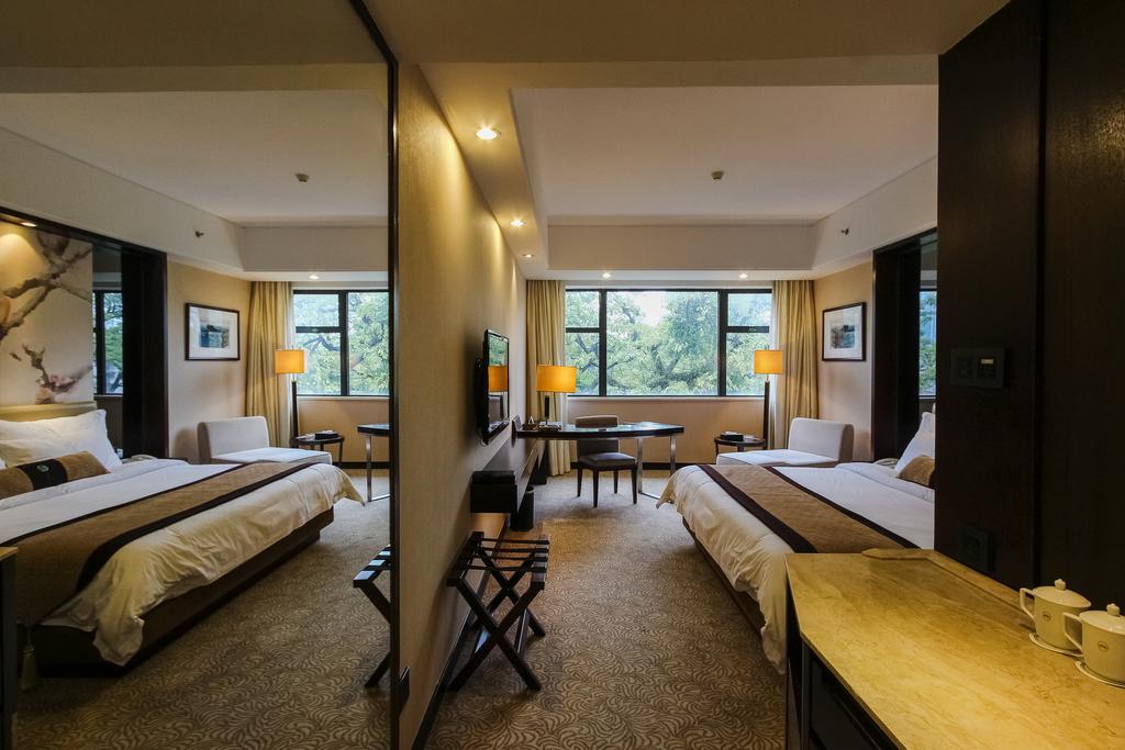 Guangdong Yingbin Hotel-Free Canton Fair Shuttle Bus Buitenkant foto