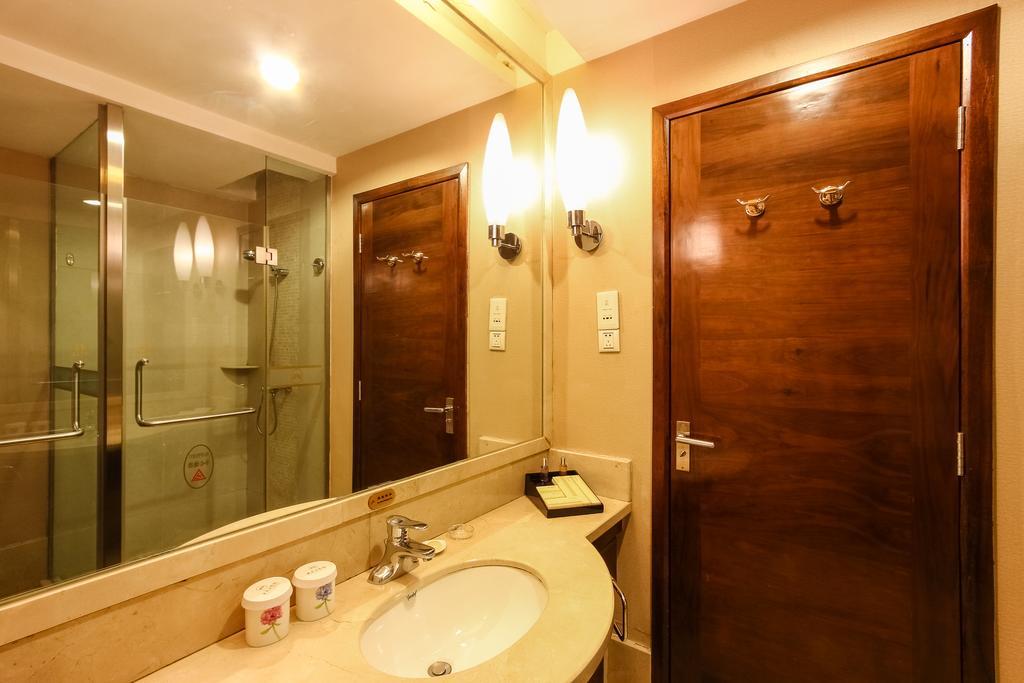 Guangdong Yingbin Hotel-Free Canton Fair Shuttle Bus Buitenkant foto
