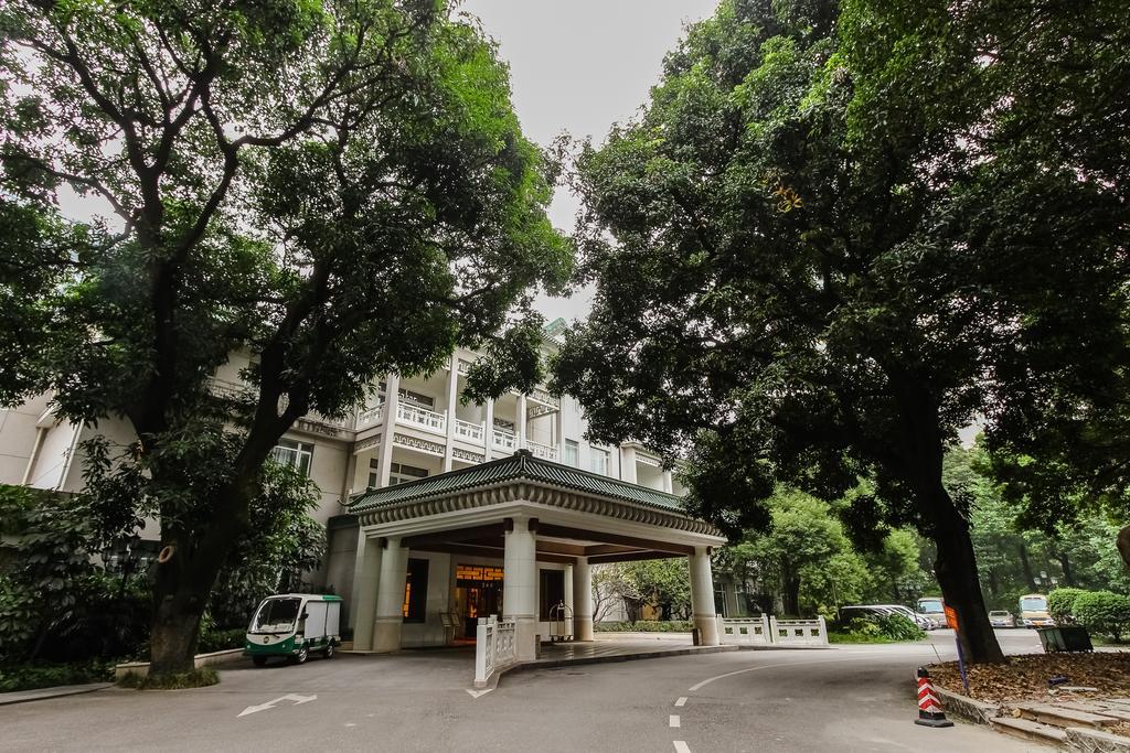 Guangdong Yingbin Hotel-Free Canton Fair Shuttle Bus Buitenkant foto